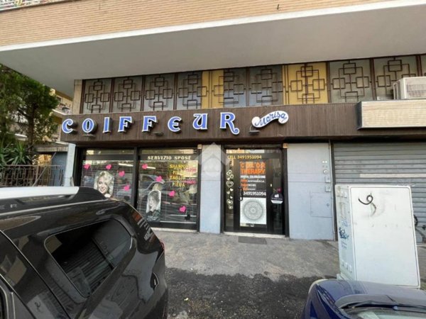 negozio in vendita a Roma in zona Collatino