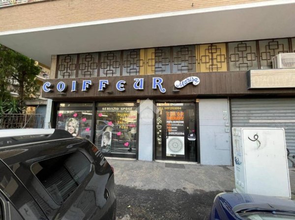 negozio in vendita a Roma in zona Collatino