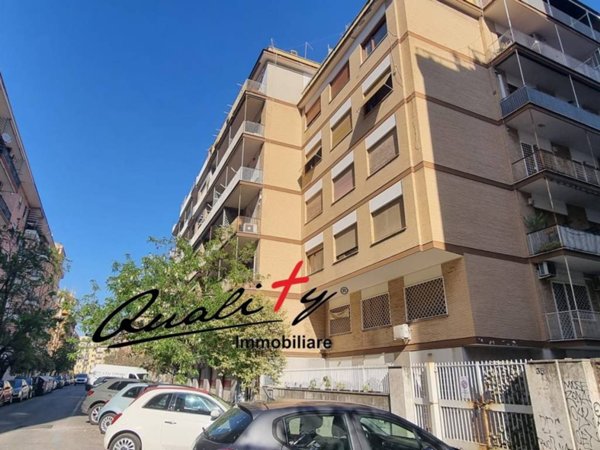 appartamento in vendita a Roma in zona Appio Latino