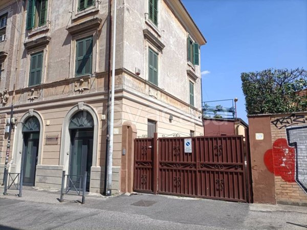 appartamento in vendita a Roma in zona Prenestino-Labicano