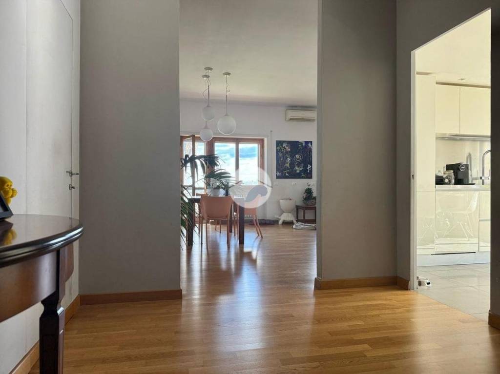 appartamento in vendita a Roma in zona Colle del Sole