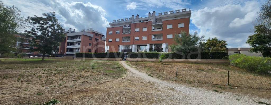 appartamento in vendita a Roma in zona Tor Cervara