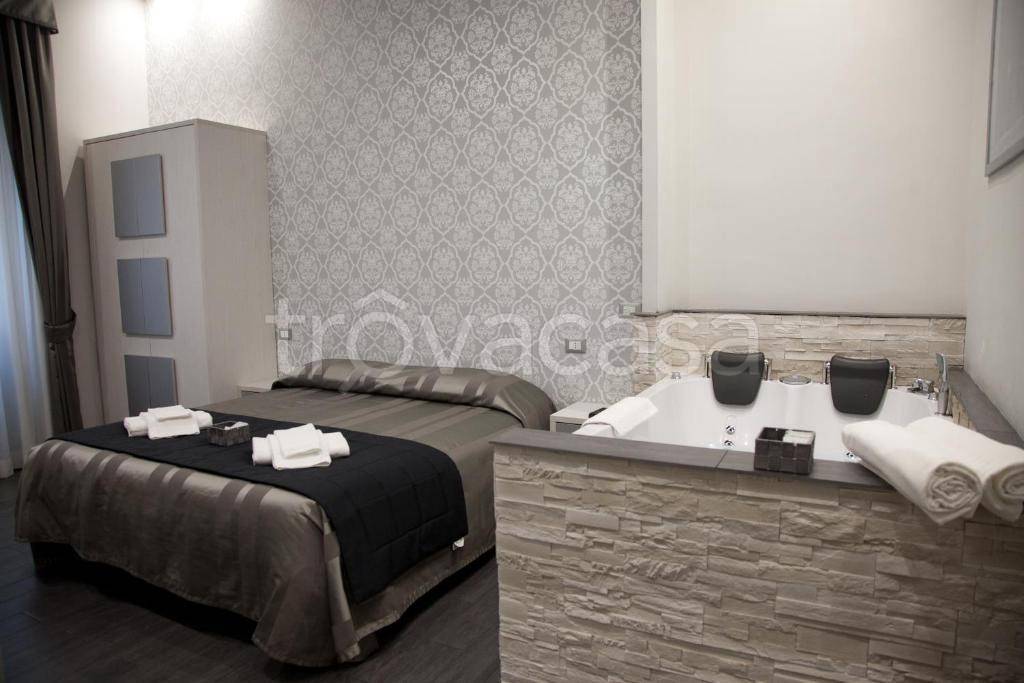 appartamento in vendita a Roma in zona Rione Monti/Campitelli