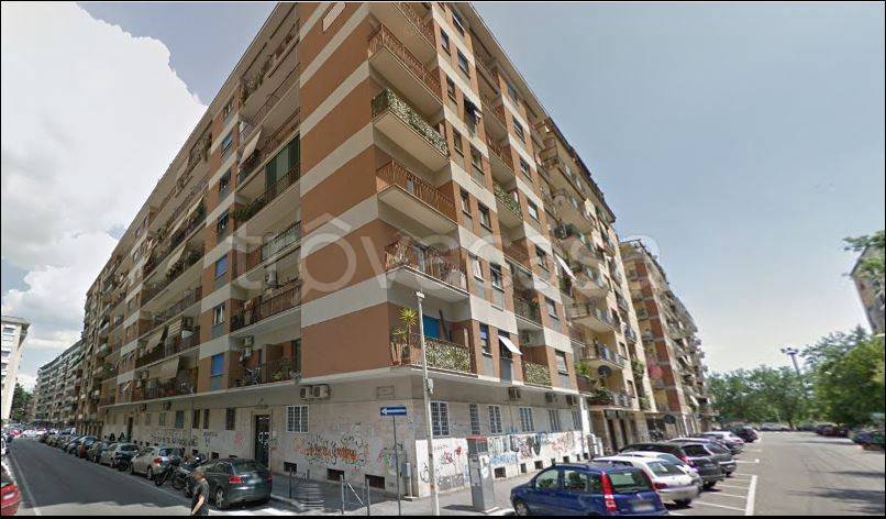 appartamento in vendita a Roma in zona Prenestino-Labicano