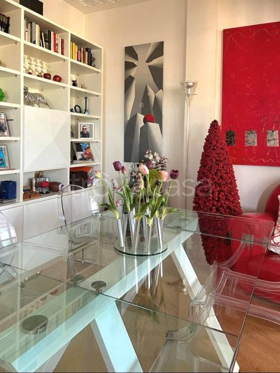 appartamento in vendita a Roma in zona Ardeatino