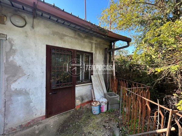appartamento in vendita a Roma in zona Tomba di Nerone