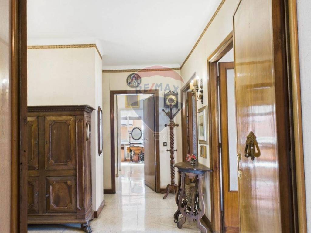 appartamento in vendita a Roma in zona Ardeatino