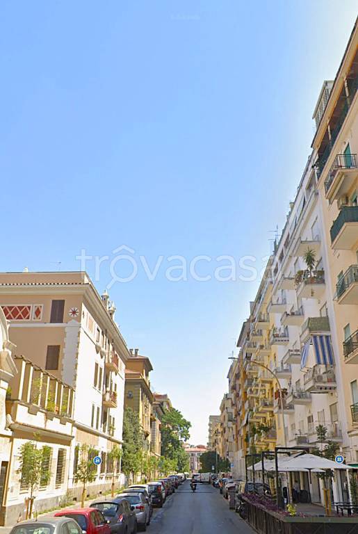appartamento in vendita a Roma in zona Appio Latino