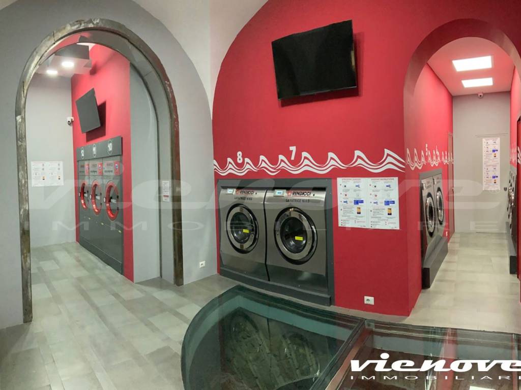 negozio in vendita a Roma in zona Esquilino