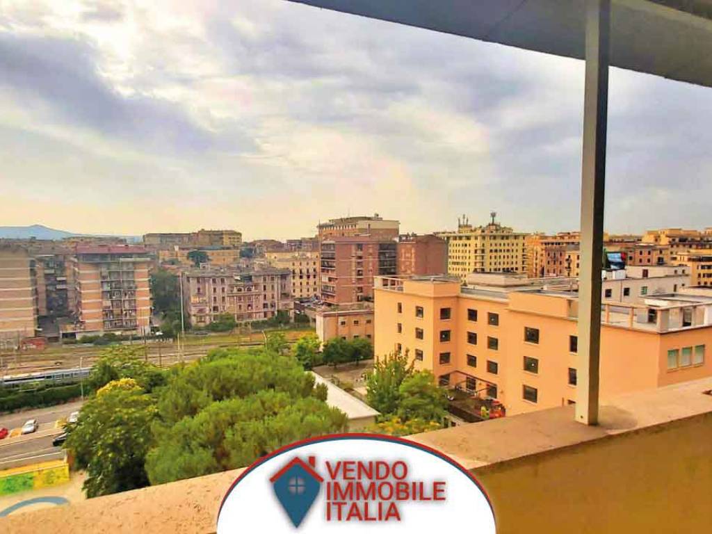 appartamento in vendita a Roma in zona Tuscolano