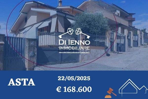appartamento in vendita a Roma in zona Valle Muricana