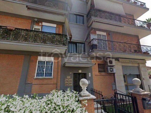 appartamento in vendita a Roma in zona Borghesiana