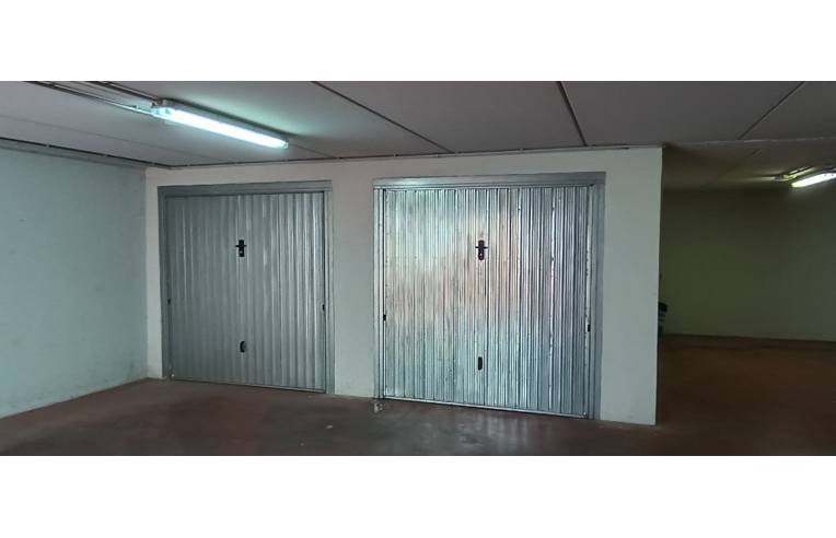 locale di sgombero in vendita a Roma in zona Dragona/Bagnoletto
