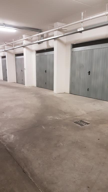 locale di sgombero in vendita a Roma in zona Torre Maura