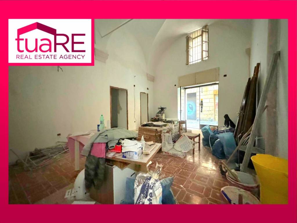 appartamento in vendita a Roma in zona Pigna - Sant'Angelo