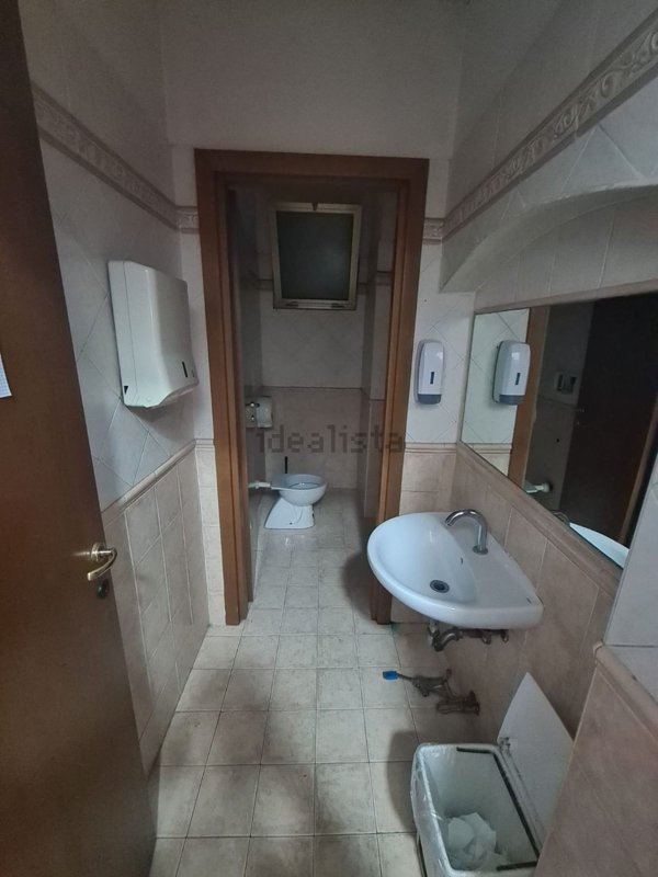 negozio in vendita a Roma in zona Ostia