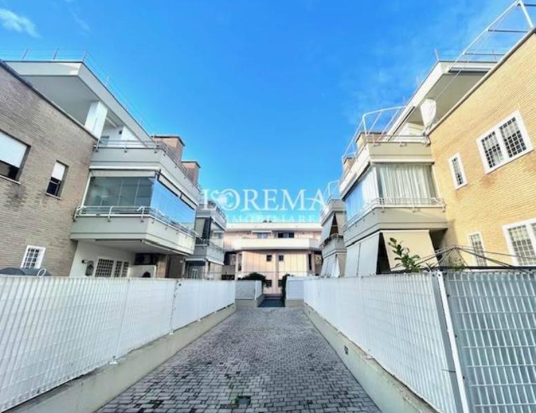 appartamento in vendita a Roma in zona Acilia