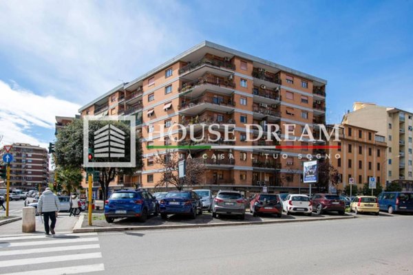 appartamento in vendita a Roma in zona Appio Claudio