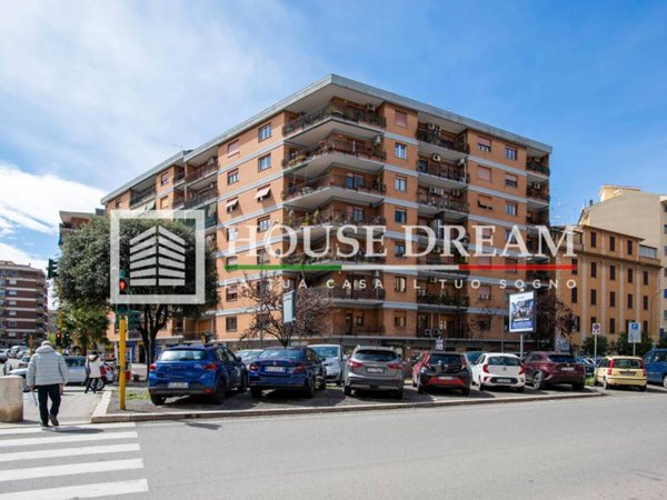 appartamento in vendita a Roma in zona Cinecittà