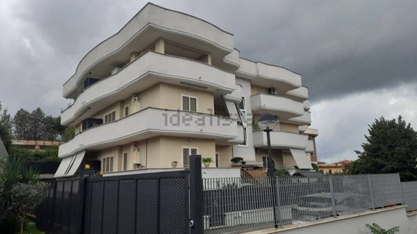 appartamento in vendita a Roma in zona Palmarola