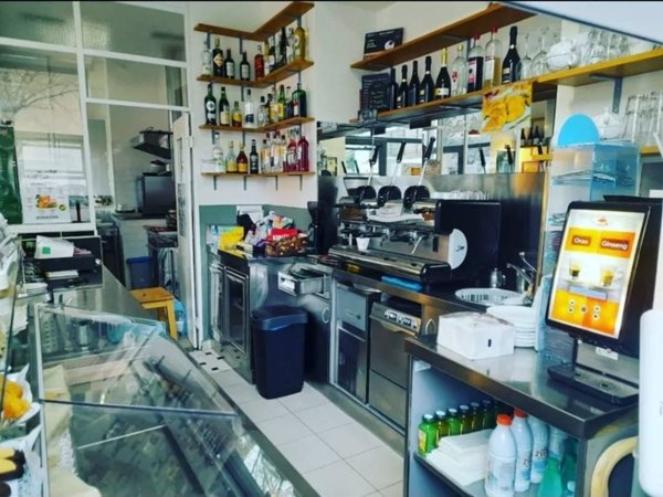 negozio in vendita a Roma in zona Trieste