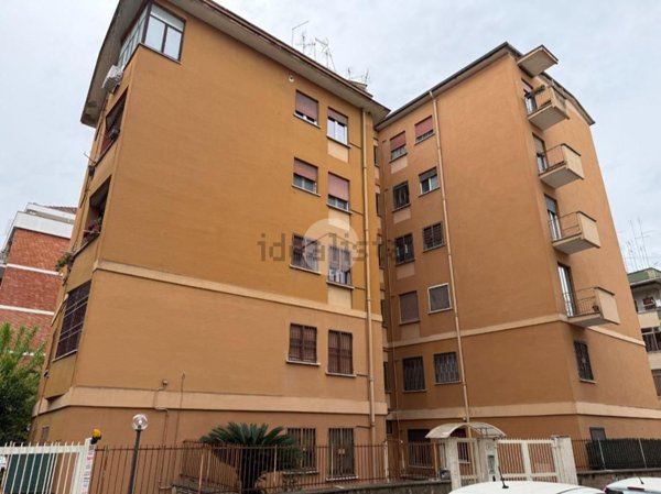 appartamento in vendita a Roma in zona Ostiense