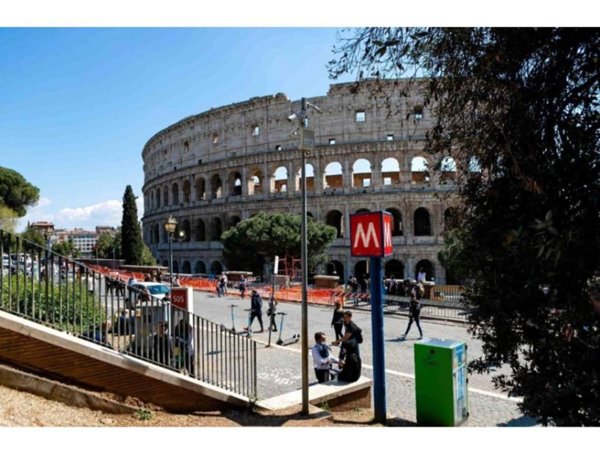 negozio in vendita a Roma in zona Celio