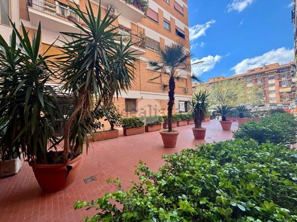 appartamento in vendita a Roma in zona Gianicolense