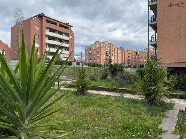 appartamento in vendita a Roma in zona Castelverde