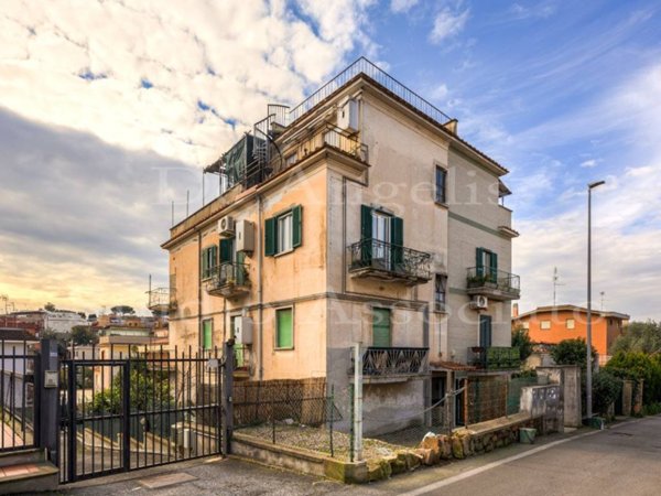 appartamento in vendita a Roma in zona Vitinia