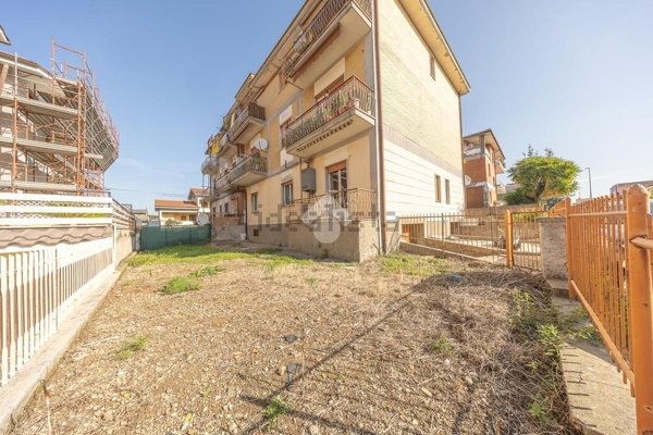 appartamento in vendita a Roma in zona Castelverde