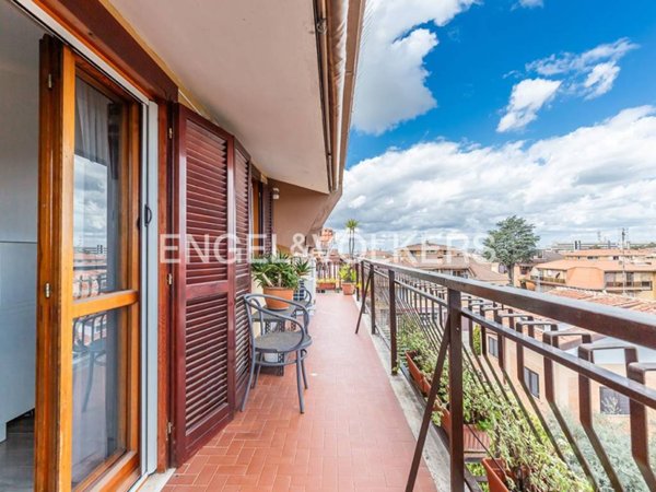 appartamento in vendita a Roma in zona Casal Morena