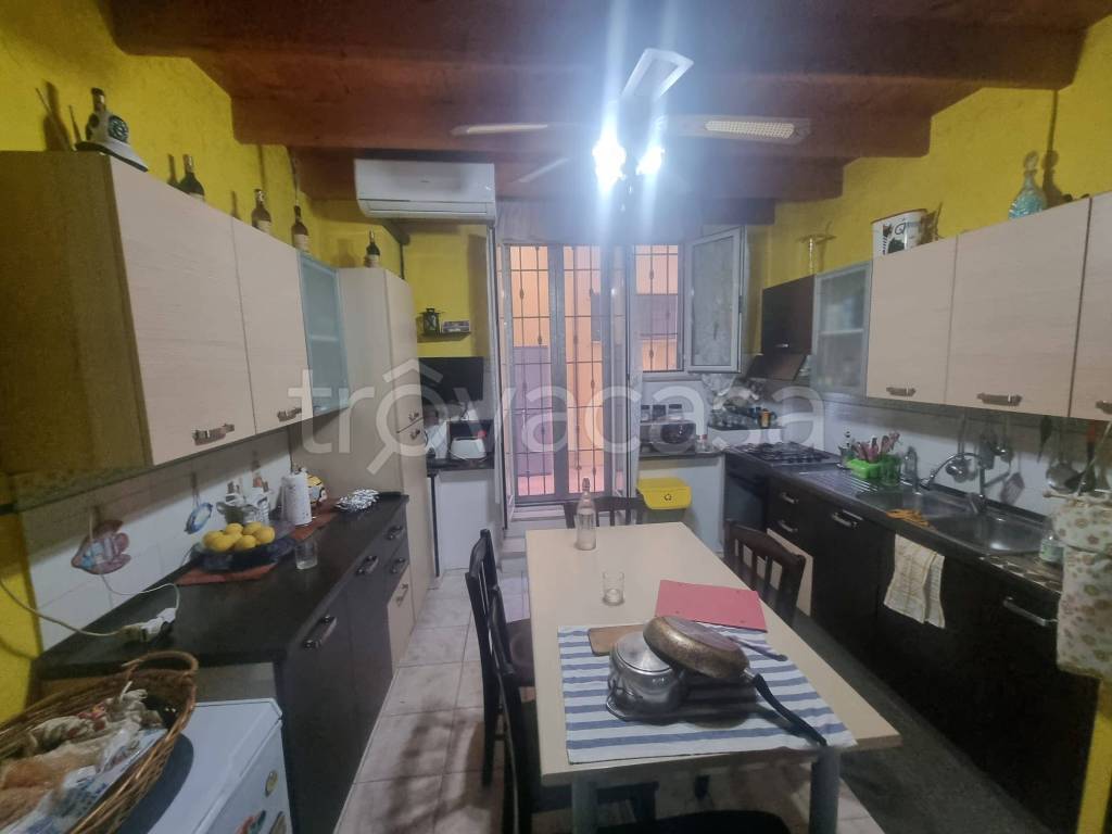 appartamento in vendita a Roma in zona Ostia