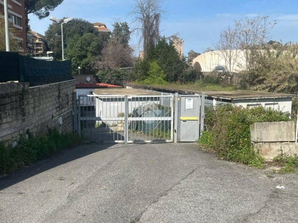 casa indipendente in vendita a Roma in zona Tuscolano