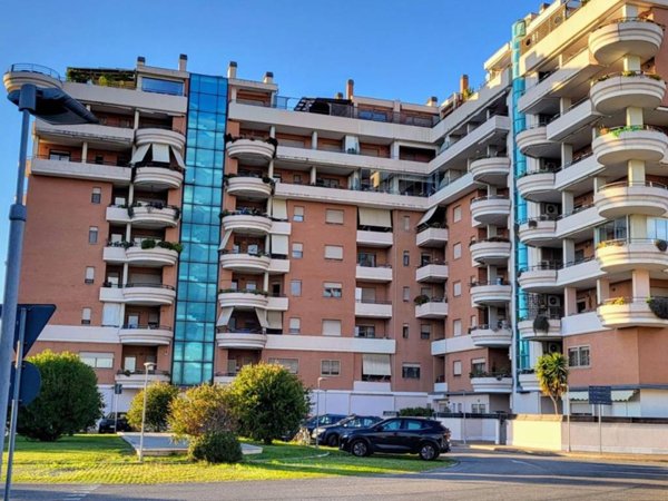 appartamento in vendita a Roma in zona Axa