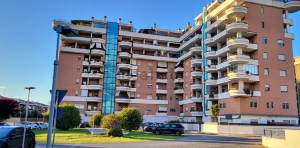 appartamento in vendita a Roma in zona Axa