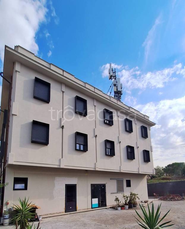 negozio in vendita a Roma in zona Ponte Mammolo