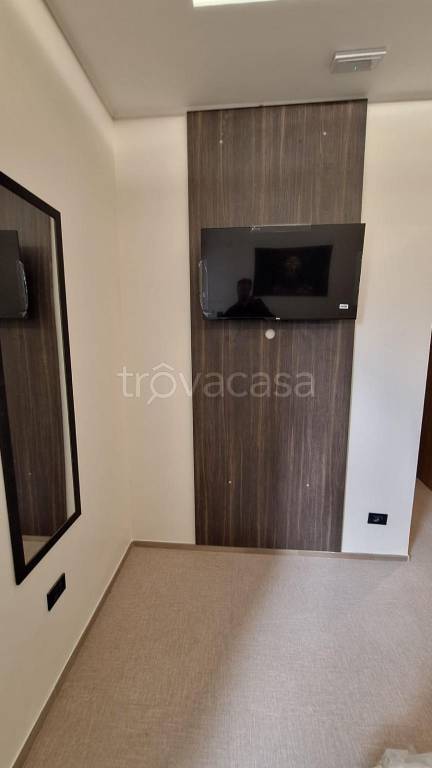 negozio in vendita a Roma in zona Ponte Mammolo