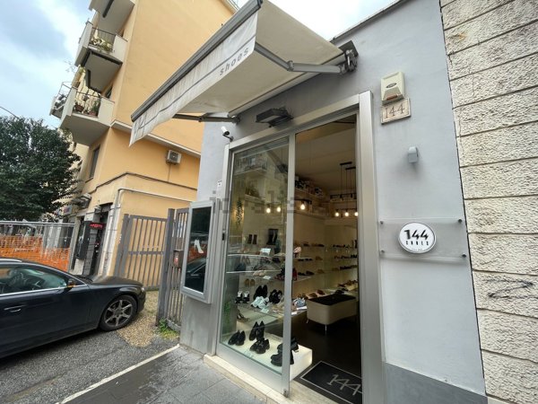 locale commerciale in vendita a Roma in zona Gianicolense