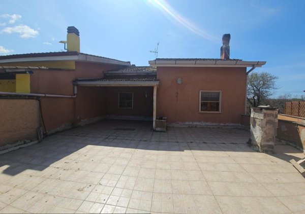 casa indipendente in vendita a Roma in zona Monte Migliore
