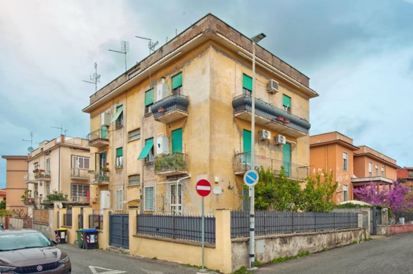 appartamento in vendita a Roma in zona Borghesiana