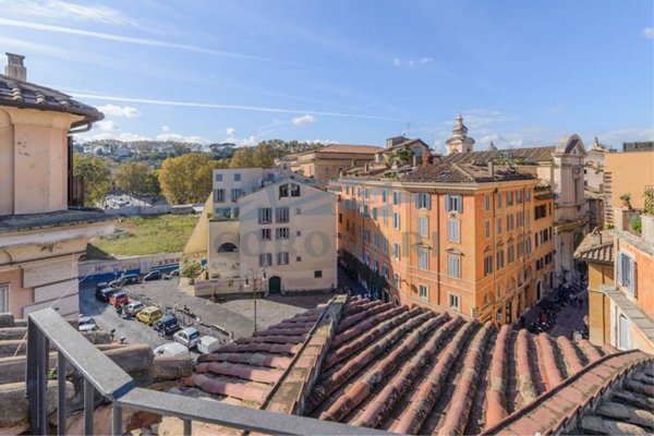 appartamento in vendita a Roma in zona Rione di Ponte