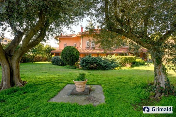 casa indipendente in vendita a Roma in zona Axa