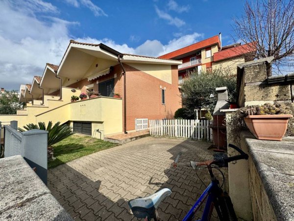 appartamento in vendita a Roma in zona Dragona/Bagnoletto