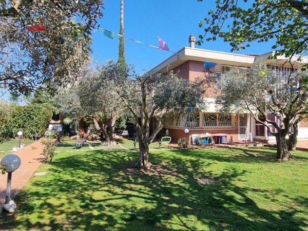 casa indipendente in vendita a Roma in zona La Pisana