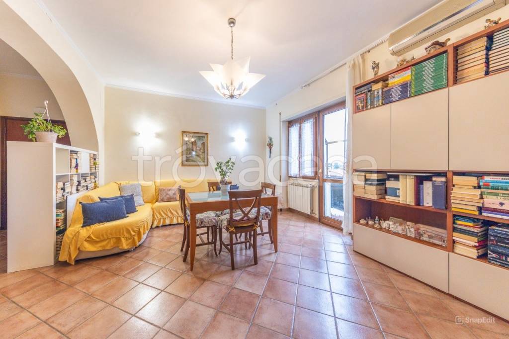 appartamento in vendita a Roma in zona Acilia