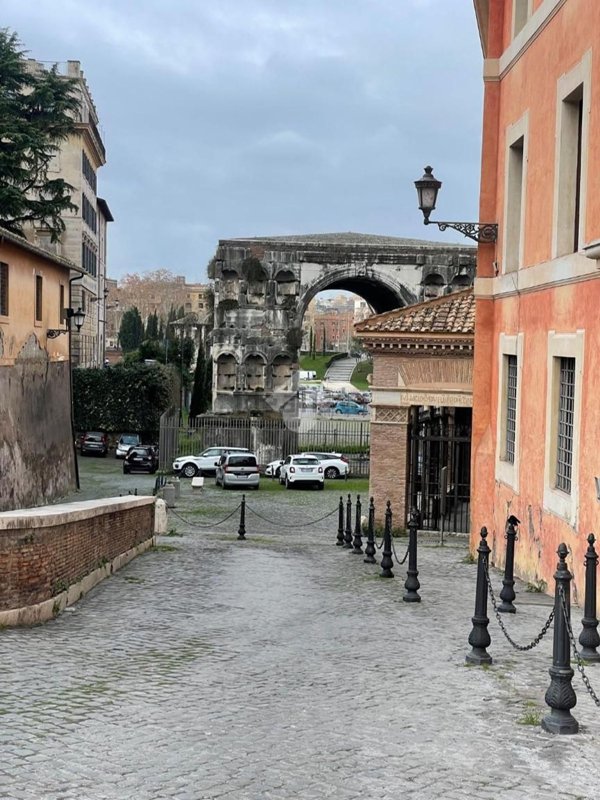 appartamento in vendita a Roma in zona San Saba - Ripa