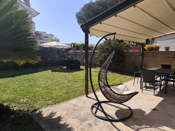 casa indipendente in vendita a Roma