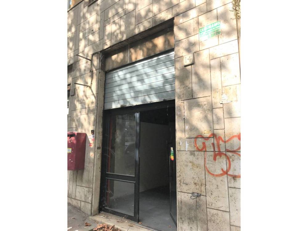 locale commerciale in vendita a Roma in zona Monte Sacro/Talenti