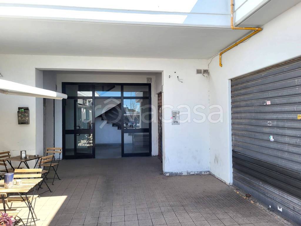 negozio in vendita a Roma in zona Casal Palocco